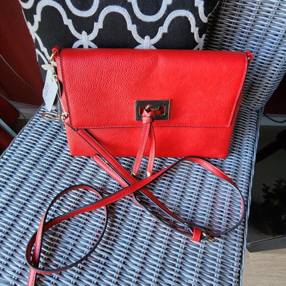 NWT ~ ISABELLE ~ Approved Vegan Crossbody Clutch Purse ~ Gorgeous RED ~ NWT - Picture 1 of 5
